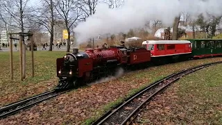 Adventsfahrten bei der Parkeisenbahn Dresden mit Moritz als Vorspann vor der EA01