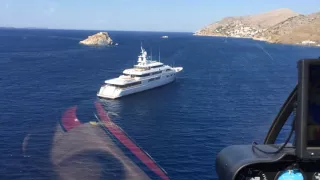 Helicopter yacht landing