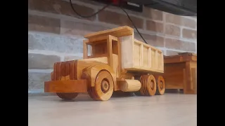 Автомобиль грузовик из дерева / Wooden truck