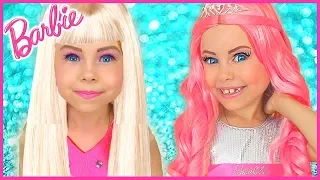 Alice finge jugar princesa Barbie - Historias divertidas para niños