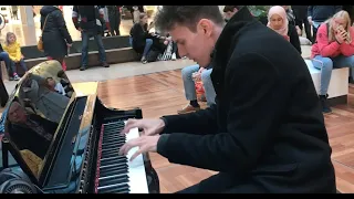 Forbidden Piano Flashmob Medley at Shopping Mall "Schloss-Arkaden" – Thomas Krüger