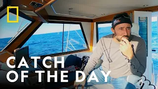 Massive BlueFin Tuna Bites The Line | Wicked Tuna: Outer Banks Showdown | National Geographic UK