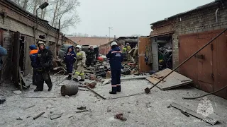 В Новосибирске 12 гаражей обрушились из-за взрыва газа