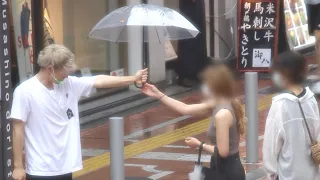 【Totoro】Giving an Umbrella to Girls who take shelter from the rain PRANK in Tokyo, Japan part2