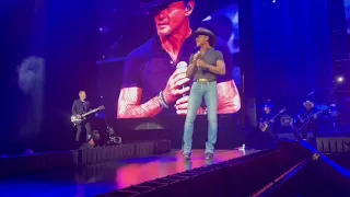 Tim McGraw One Bad Habit. SRO Tour Orlando