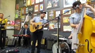 Nathaniel Rateliff "Three Fingers In" Live at Twist & Shout