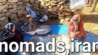 Baking very beautiful traditional Tiri bread in Sardsir nomads
