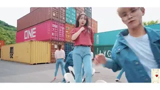 Танцы! Маленькая девочка кореянка и девушки-подростки танцуют
