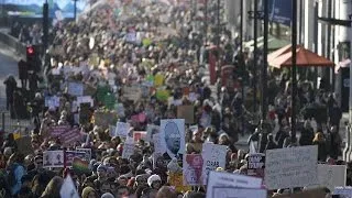 "Женщины - против Дональда Трампа": марши протеста в Европе