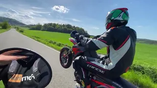 KTM 950 SM meets KTM 640 LC4 SUPERMOTO