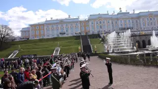 9 МАЯ 2015 - ПЕТЕРГОФ - торжественный запуск фонтанов на Большом каскаде под песню "День Победы"