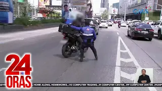 MMDA enforcer, muntik makaladkad nang habulin ang sinitang rider sa EDSA Busway | 24 Oras