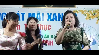 Mộng Trần &Nội Ri Song ca nữ CLB tiếng hát mãi xanh 2.