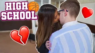 MI MEJOR AMIGO SE BESA CON MI CRUSH DEL INSTITUTO !! *me traiciona* High School #11 Exi