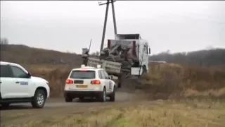 MH17 Probe Resumes Dutch experts return to Malaysian Boeing crash site in Ukraine  Крушение Боинга