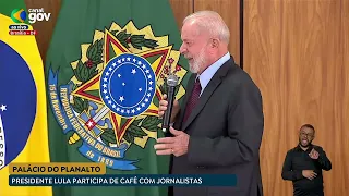 Presidente Lula participa de Café com jornalistas