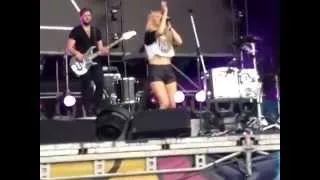 Ellie Goulding - Anything Could Happen @Lollapalooza Argentina 2014
