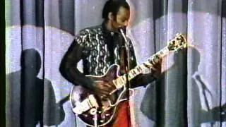 Chuck Berry - Johnny Carson Show 1989 "Carol" & "Little Queenie"