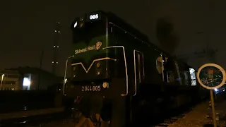 Diesel locomotive COLD START - EMD GT22HW-2 | EnnaTrans 2044 005 engine start-up | smoke & noise