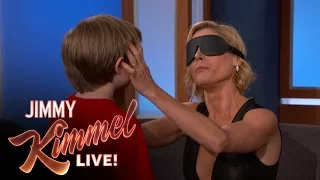 Can Julie Bowen Identify Her Kids By Feeling Their Faces?