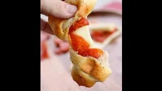 EASY DELICIOUS Pizza Rolls!