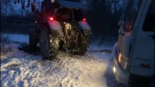 Мужик в Шоке на Автомобиле Хендай. Попал в полную задницу. Трактор Мтз-82 старается, но 😢 УВЫ.