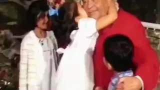 Ranbir Kapoor , Karishma & Kareena Kapoor childhood video with Raj Kapoor 🥰