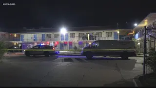 Man found shot at St. Louis County hotel