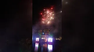 পুজোতে বিভিন্ন ধরনের আতশবাজি ফাটানো দৃশ্য।Different types of firework bursting scenes in Puja।