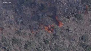 North Phoenix brush fire grows to hundreds of acres