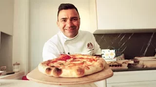 Neapolitan pizza at home by Davide Civitiello