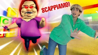 CERCHIAMO DI SCAPPARE DALL’ASILO DI BETTY…SIAMO STATI RAPITI!! 😰 *roblox*