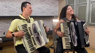 Brincando com a sanfona (Bella Raiane e Nonato Lima)