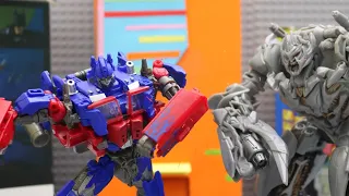 Transformers Stop motion Highway Battle - Optimus Prime Vs. Megatron