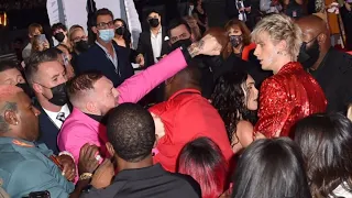 Conor McGregor ATTACKS Machine Gun Kelly On Red Carpet At VMAs | Next Celebrity Fight Incoming?!?