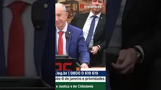 Deputado Nikolas Ferreira é chamado de chupetinha na CCj