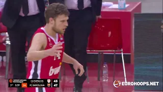 Olympiacos Piraeus - FC Barcelona 73-66: Sasha Vezenkov (13 points)