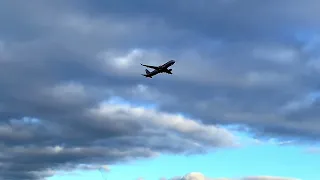 Jetstar Airbus A320 Leaving Adelaide