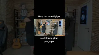 barış bra ölünce gitarı parçalıyor