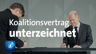 Ampel-Parteien unterzeichnen Koalitionsvertrag