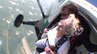 91-year-old Great-grandmother Skydives