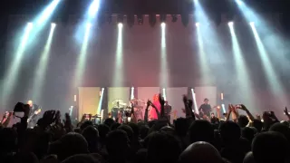 Garbage - Girl Don't Come - live at Crocus City Hall, Moscow - 11.11.2015