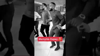 Memphis depay at turkish wedding 😂🤣