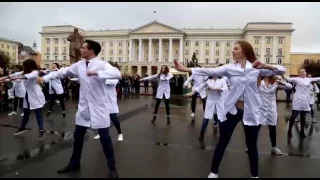 Танцевальный флешмоб прошел на площади Ленина в День здоровья