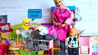 DRESS UP WITH GRANDMA! Katya and Max BOUGHT UP THE WHOLE STORE. They are a cheerful family! Barbie