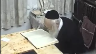 Rabbi (Moreinu Ha Rav) Elyashiv Shtaigging - Learning - Rare Video Footage