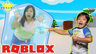 Ryan and Mommy plays Freeze Tag on Roblox! Let's build some snowman!