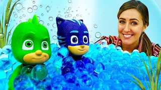 Guardería Infantil - PJ Masks heroes en pijamas. Videos de juguetes para niños.
