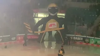 Krefeld Pinguine - Dresdner Eislöwen 15.03.2023 Playoffs Spiel 1 Einlauf und Choreo