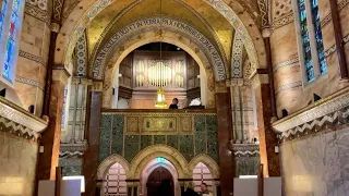 UNCONSECRATED CHURCH INSISTS ORGANIST PLAYS BOOGIE WOOGIE!